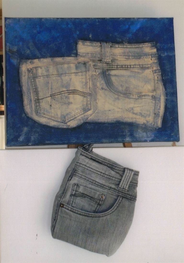 Im Gleichgewicht / 30 x 40 / Kollage Jeans, Eisengewicht & Acryl auf Leinwand / 2023